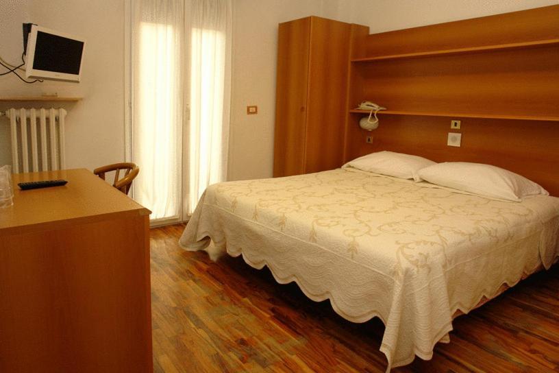 Hotel Torrismondi Кунео Экстерьер фото